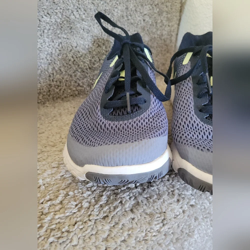 Nike Flex Experience RN6 Women’s Shoes Size 9